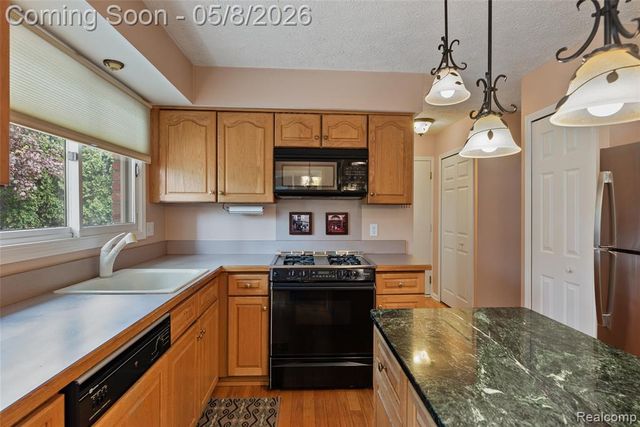 20125 Myron Drive, Livonia, MI 48152