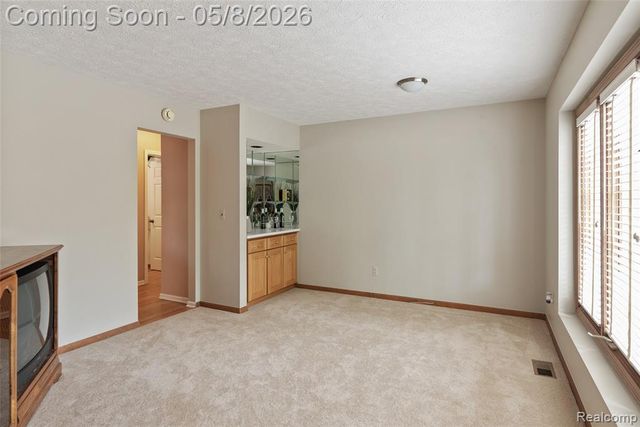 20125 Myron Drive, Livonia, MI 48152