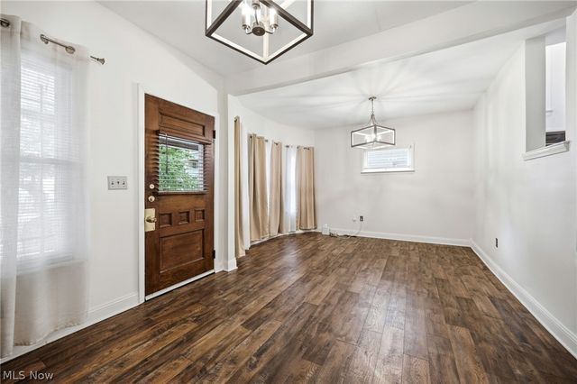 6515 Fir Avenue, Cleveland, OH 44102