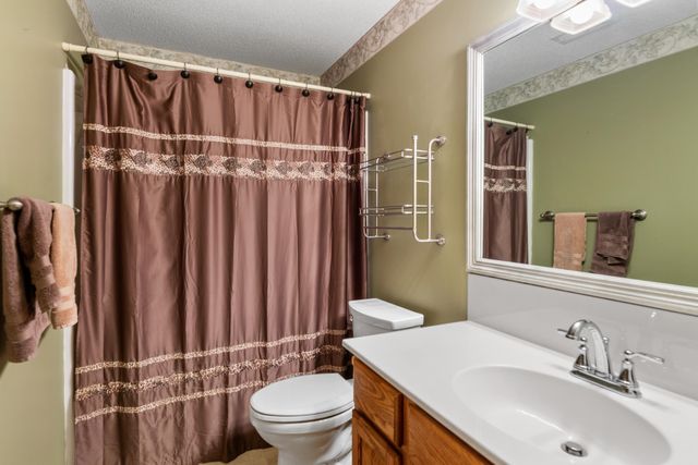 10402 W Westport St, Wichita, KS 67212