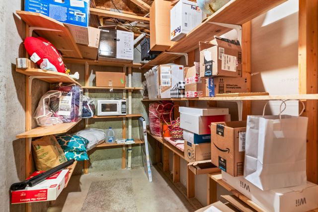 10402 W Westport St, Wichita, KS 67212