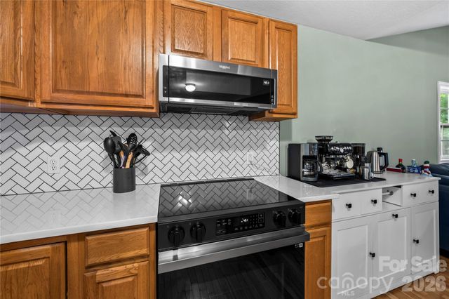 11 W Raleigh Road, Asheville, NC 28803