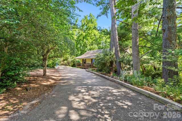 11 W Raleigh Road, Asheville, NC 28803
