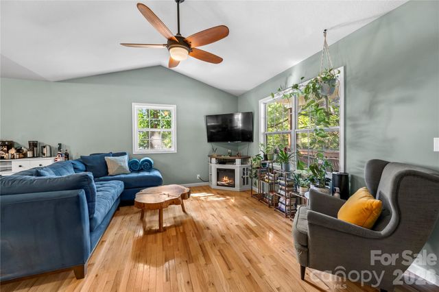 11 W Raleigh Road, Asheville, NC 28803