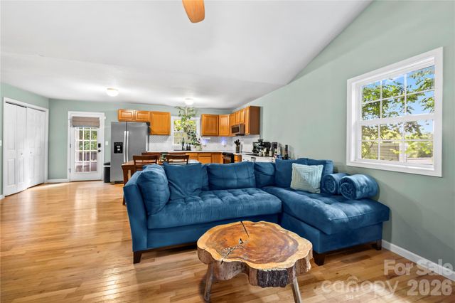 11 W Raleigh Road, Asheville, NC 28803