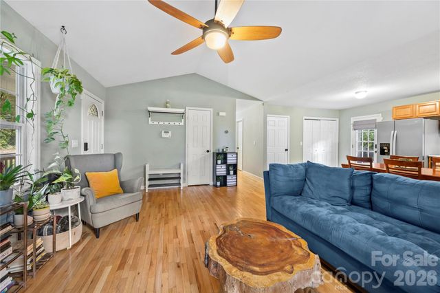 11 W Raleigh Road, Asheville, NC 28803