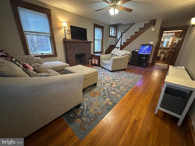 62 E HIGH ST, Elizabethtown, PA 17022