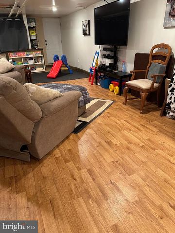 62 E HIGH ST, Elizabethtown, PA 17022