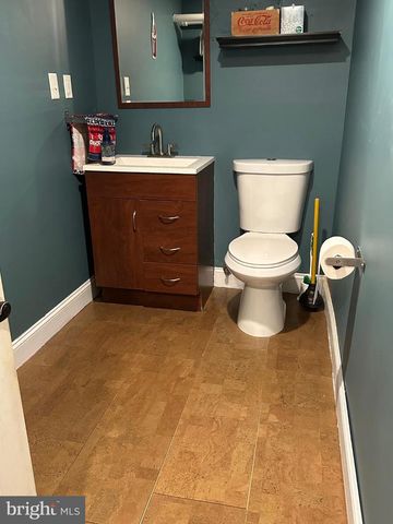 62 E HIGH ST, Elizabethtown, PA 17022