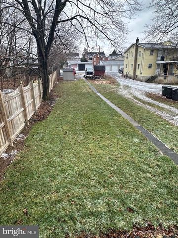 62 E HIGH ST, Elizabethtown, PA 17022