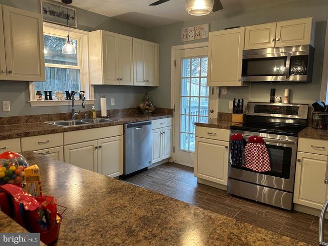 62 E HIGH ST, Elizabethtown, PA 17022