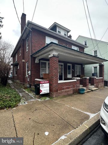 62 E HIGH ST, Elizabethtown, PA 17022