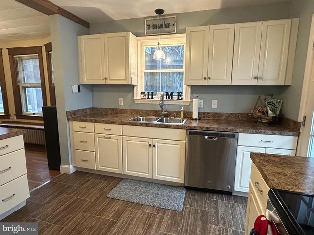 62 E HIGH ST, Elizabethtown, PA 17022