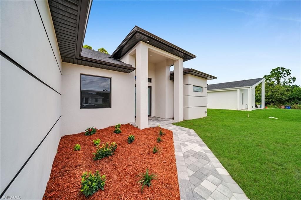 740 Chestnut ST E, LEHIGH ACRES, FL 33974 — photo 4