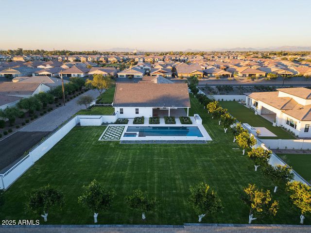 2495 E SUPERSTITION Drive, Gilbert, AZ 85297