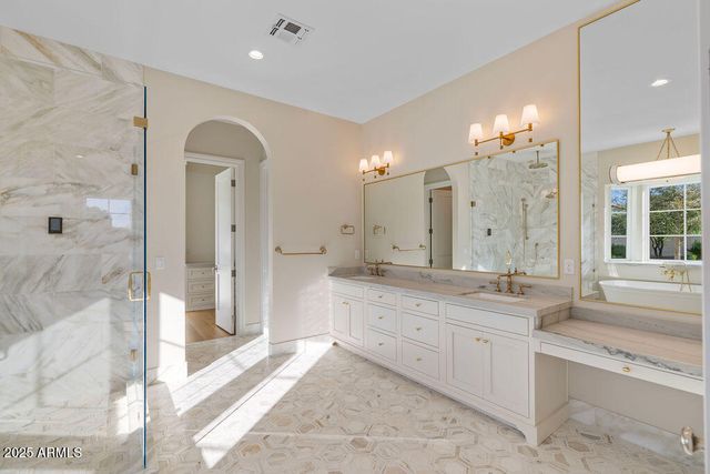 2495 E SUPERSTITION Drive, Gilbert, AZ 85297