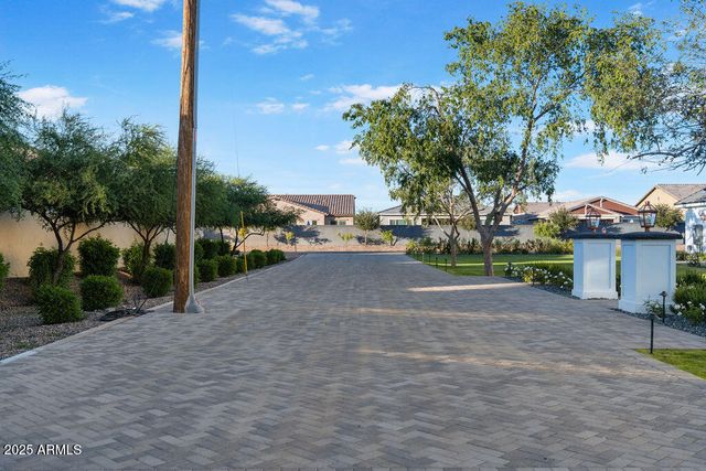 2495 E SUPERSTITION Drive, Gilbert, AZ 85297