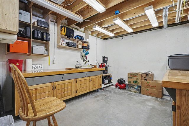 6758 Windflower Way, Muskegon, MI 49444