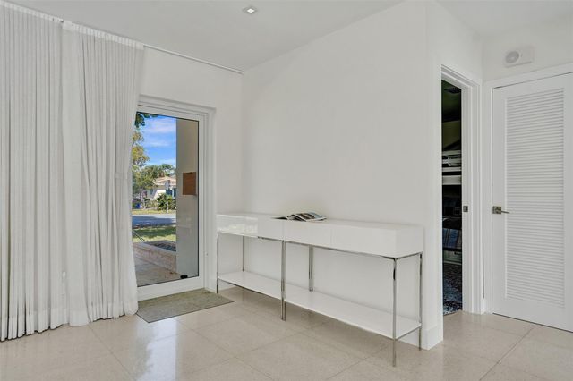 2514 Yacht Club Blvd, Fort Lauderdale, FL 33304