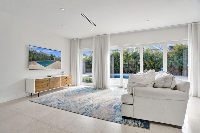 2514 Yacht Club Blvd, Fort Lauderdale, FL 33304