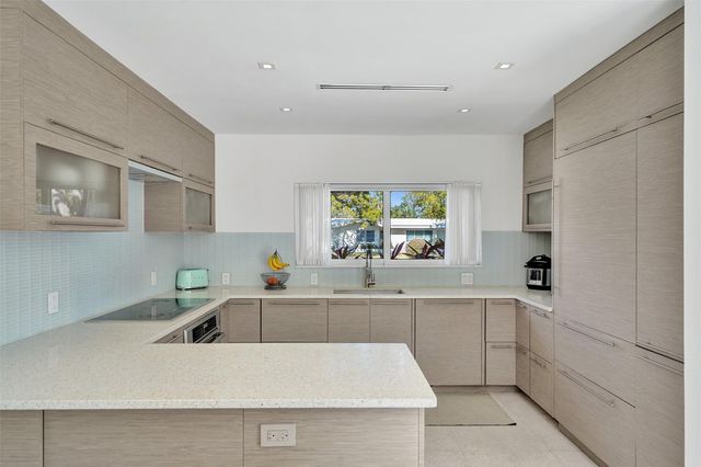 2514 Yacht Club Blvd, Fort Lauderdale, FL 33304