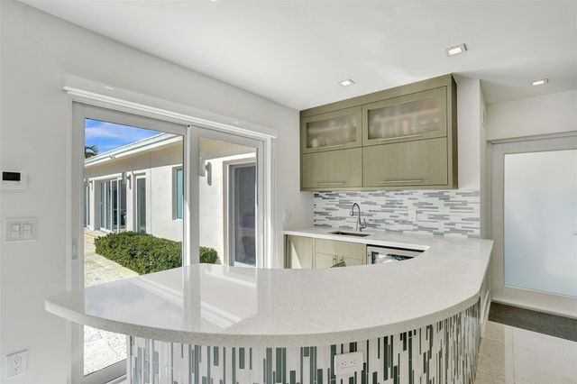 2514 Yacht Club Blvd, Fort Lauderdale, FL 33304