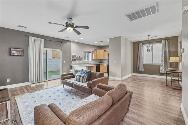 5690 Sentry Palm Court, Las Vegas, NV 89122