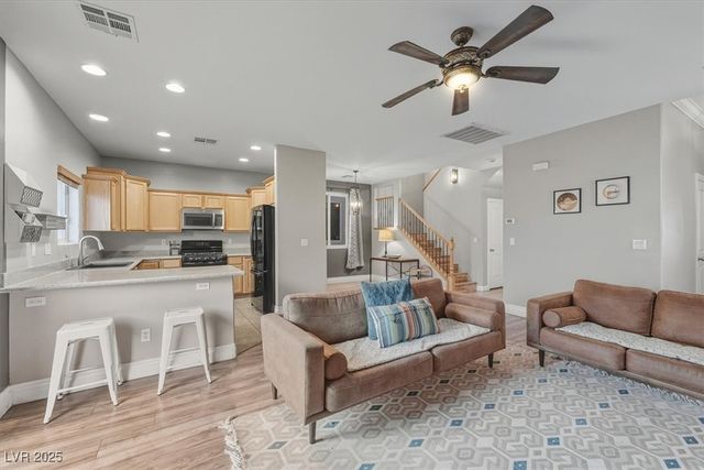 5690 Sentry Palm Court, Las Vegas, NV 89122