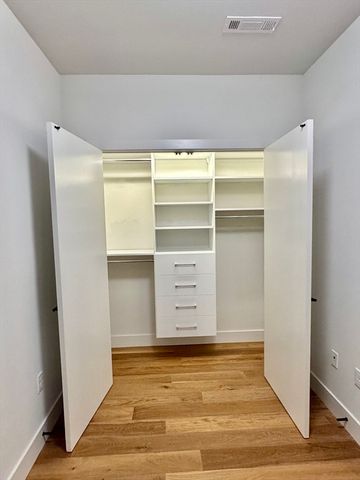 566 Columbus Ave 406, Boston, MA 02118