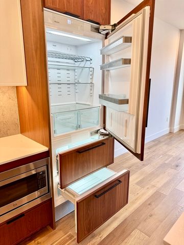 566 Columbus Ave 406, Boston, MA 02118