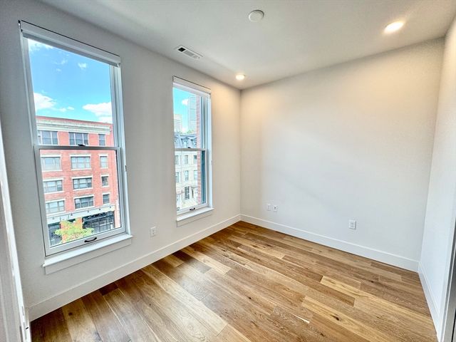 566 Columbus Ave 406, Boston, MA 02118