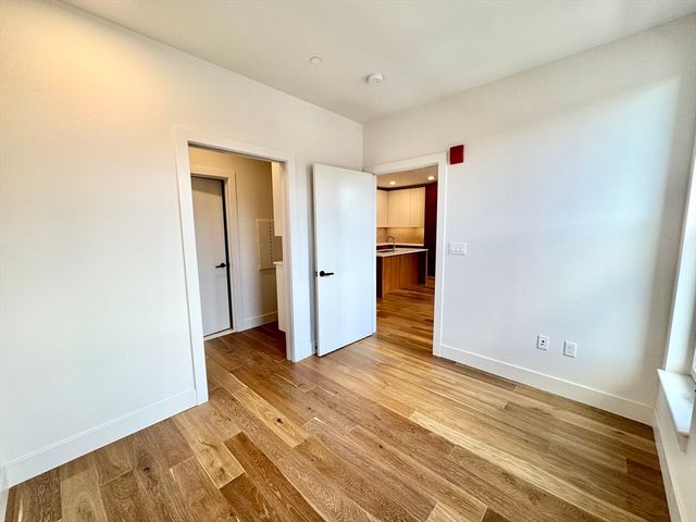 566 Columbus Ave 406, Boston, MA 02118