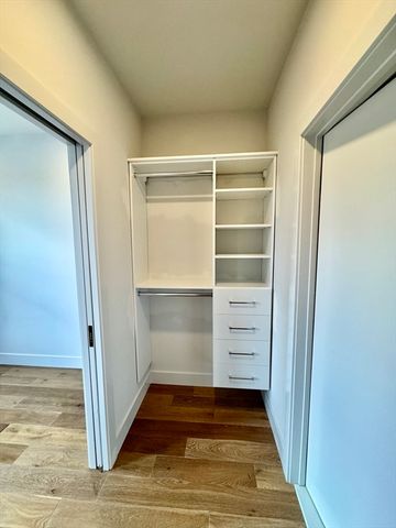 566 Columbus Ave 406, Boston, MA 02118