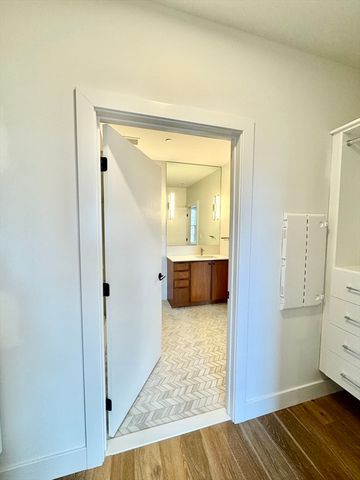 566 Columbus Ave 406, Boston, MA 02118