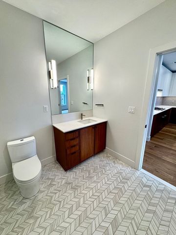 566 Columbus Ave 406, Boston, MA 02118