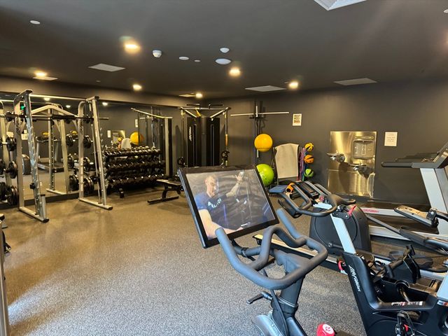566 Columbus Ave 406, Boston, MA 02118