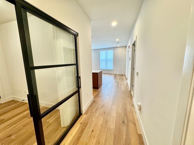 566 Columbus Ave 406, Boston, MA 02118