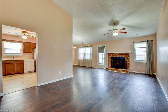 900 Raton CT, Virginia Beach, VA 23454
