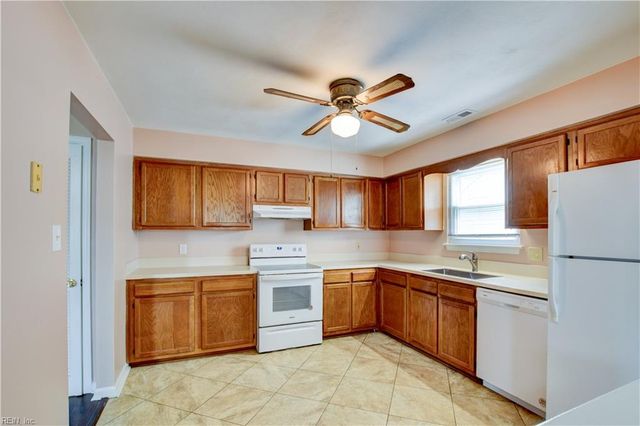 900 Raton CT, Virginia Beach, VA 23454