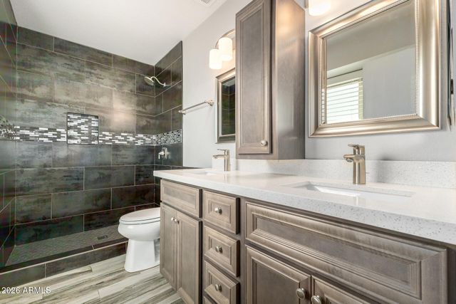 7619 W SURREY Avenue, Peoria, AZ 85381