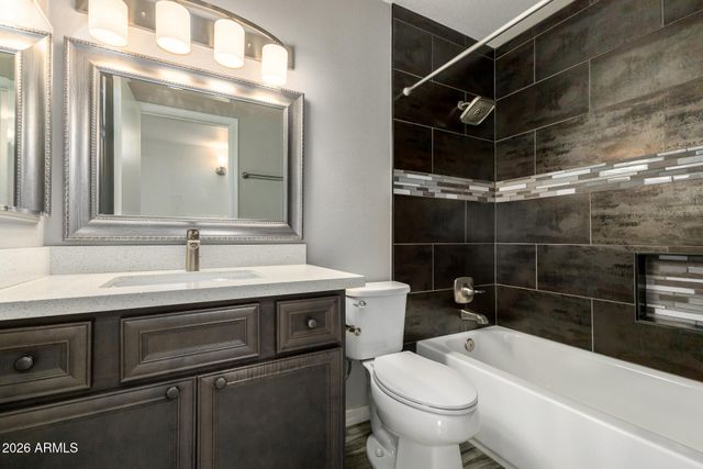 7619 W SURREY Avenue, Peoria, AZ 85381