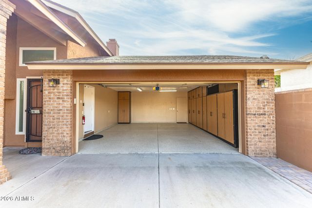 7619 W SURREY Avenue, Peoria, AZ 85381