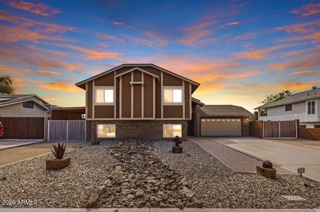 7619 W SURREY Avenue, Peoria, AZ 85381