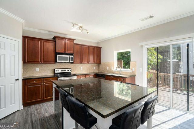 1184 Liberty Parkway NW, Atlanta, GA 30318