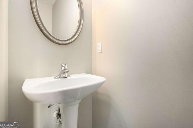 1184 Liberty Parkway NW, Atlanta, GA 30318