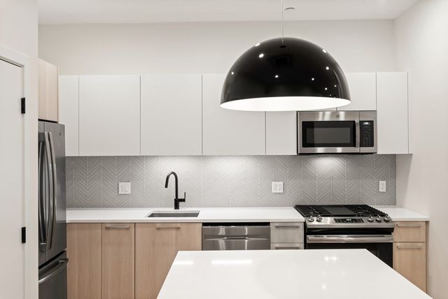 298 Marginal 3, Boston, MA 02128