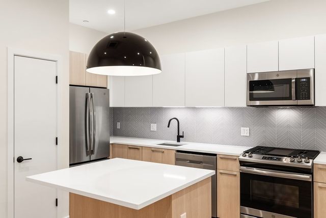 298 Marginal 3, Boston, MA 02128