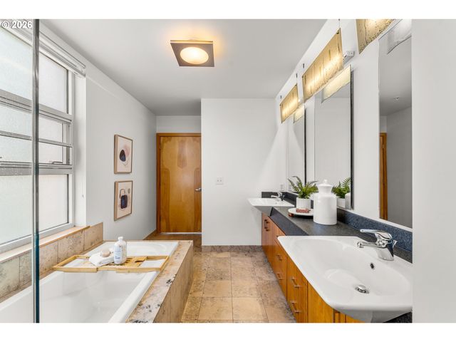 1133 Nw 11TH Ave 701, Portland, OR 97209