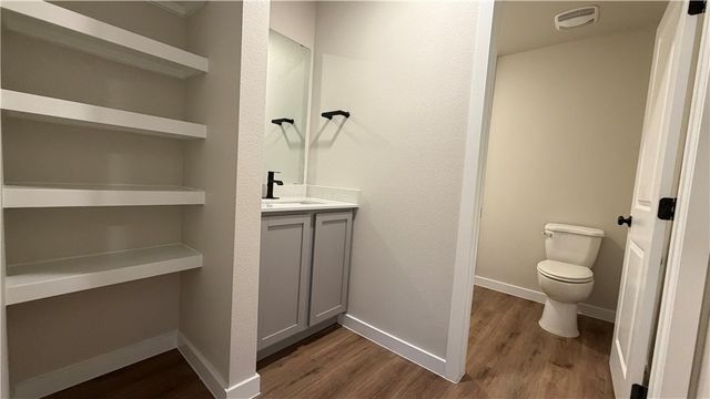 3553 Sepehr Lake Dr, Robstown, TX 78380