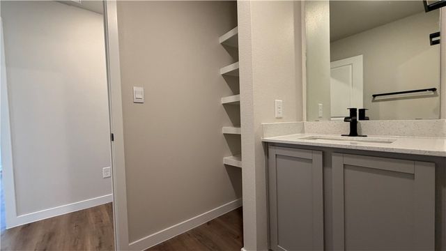 3553 Sepehr Lake Dr, Robstown, TX 78380